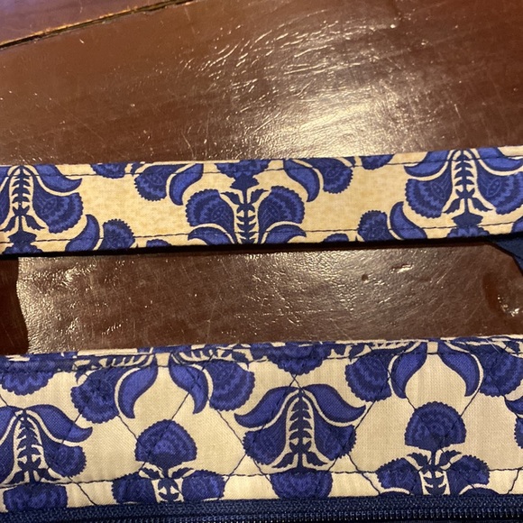 NWOT Vera Bradley Crossbody (Discolored Strap) - Picture 16 of 16